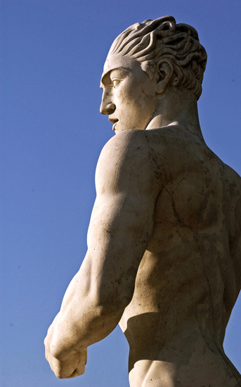 Il  Maratoneta, una delle 60 statue che decorano lo Stadio dei Marmi